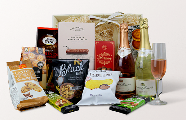 Geschenkbox Sekt und Knabbereien